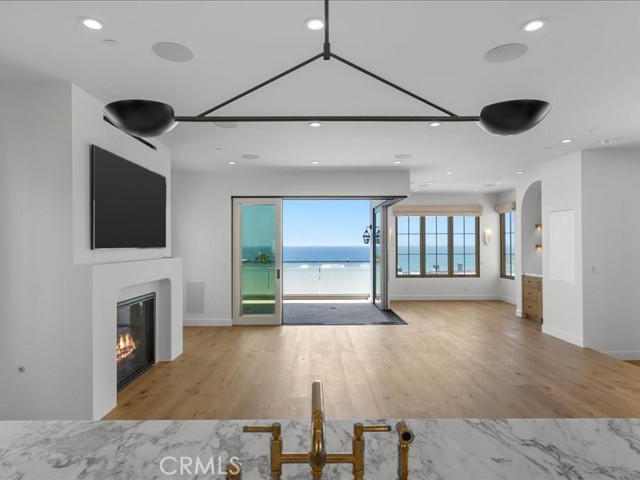 Detail Gallery Image 9 of 61 For 505 Bayview Dr, Manhattan Beach,  CA 90266 - 3 Beds | 3/1 Baths
