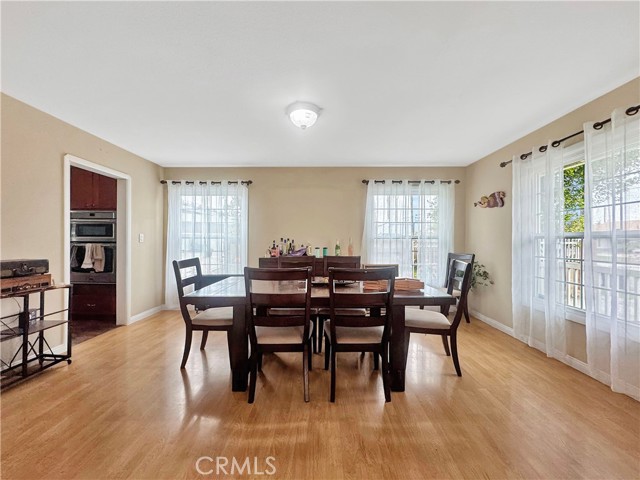 7736 Sugar Drive, Huntington Beach CA: https://media.crmls.org/medias/dce6b92f-747b-4358-817c-689c40b400e2.jpg