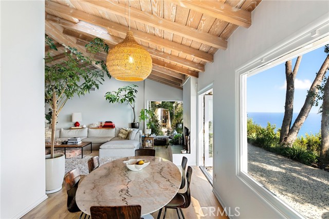 Detail Gallery Image 8 of 45 For 3662 Sweetwater Canyon Dr, Malibu,  CA 90265 - 3 Beds | 2 Baths