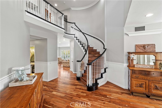 Detail Gallery Image 18 of 75 For 27371 Blueridge Dr, Valencia,  CA 91354 - 6 Beds | 4 Baths