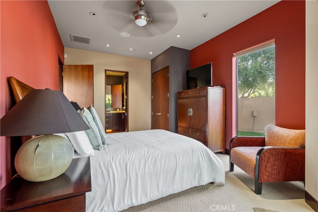 https://media.crmls.org/medias/dce7ee7e-9be2-496f-acf6-fb528ef0f680.jpg?preset=X-Large