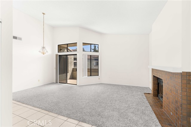 72 Brownfield Lane, Pomona CA: https://media.crmls.org/medias/dce80851-afb0-45ea-a343-3a3161024929.jpg