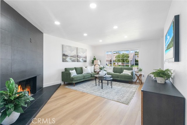 634 Pinehurst Avenue, Placentia CA: https://media.crmls.org/medias/dce86506-4e72-4601-9a43-1e70c09b6b53.jpg