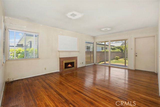 2729 N Studebaker Road, Long Beach CA: https://media.crmls.org/medias/dce8c0a0-4135-426a-90c2-1fee8c885336.jpg