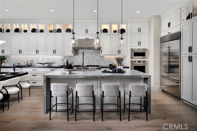 Front Image Thumbnail for CROC26068423