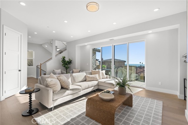 Detail Gallery Image 6 of 21 For 2734 Barcelona, Pismo Beach,  CA 93449 - 3 Beds | 3/1 Baths