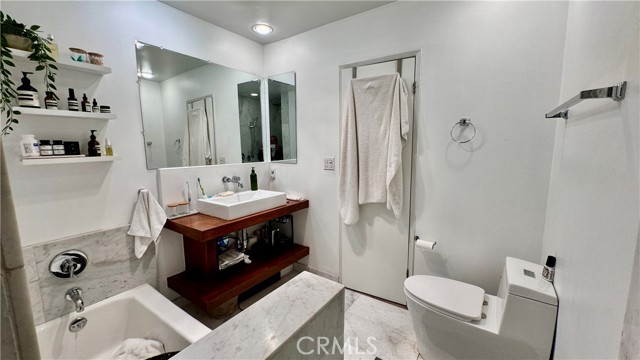 Detail Gallery Image 24 of 31 For 645 Westmount Dr #211,  West Hollywood,  CA 90069 - 1 Beds | 1 Baths