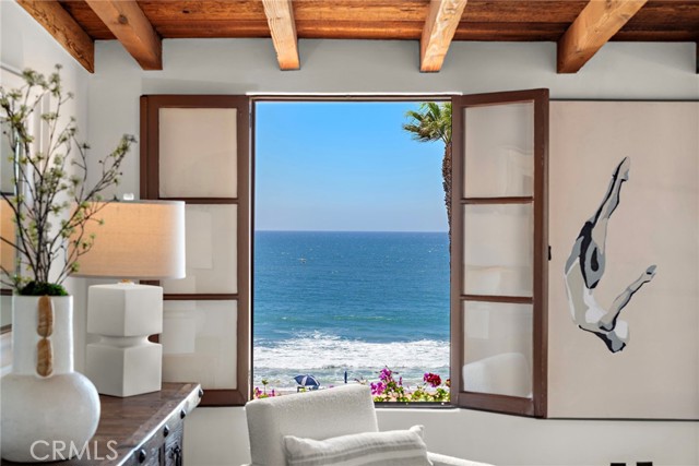 606 Avenida Victoria, San Clemente CA: https://media.crmls.org/medias/dce9f57b-b50b-4357-a867-c0343a627f20.jpg