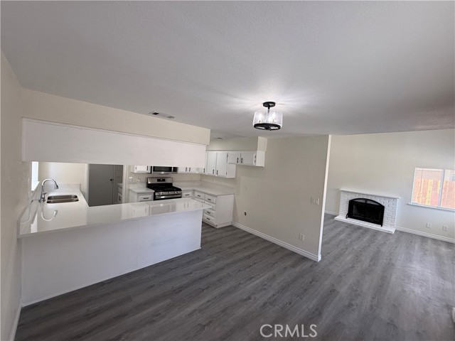 Detail Gallery Image 7 of 33 For 13577 Red Mahogany Dr, Moreno Valley,  CA 92553 - 3 Beds | 2/1 Baths