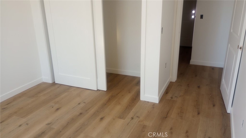 https://media.crmls.org/medias/dcea5c86-8ea8-4e5c-b4c9-4410df0945c4.jpg?preset=X-Large