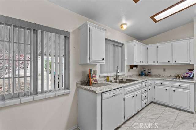 Detail Gallery Image 12 of 46 For 2526 Peach Tree, Hemet,  CA 92545 - 2 Beds | 2 Baths