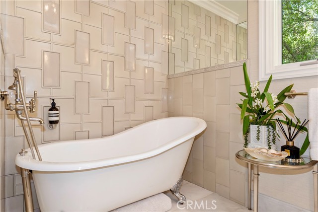 302 W Carter Avenue, Sierra Madre CA: https://media.crmls.org/medias/dcead9f5-8916-48fa-8e76-3a40963b2ece.jpg