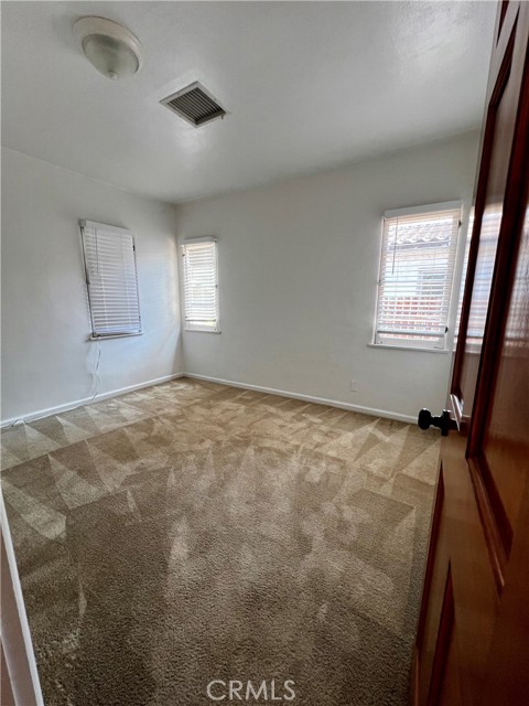 484 W 25th Street, San Bernardino CA: https://media.crmls.org/medias/dceb34e3-bbaf-42e0-aba7-773bd3155eb7.jpg