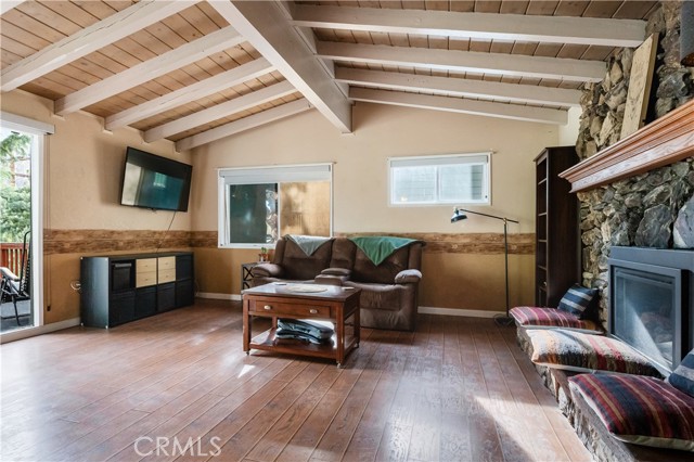 Detail Gallery Image 2 of 44 For 1145 Rivera Dr, Wrightwood,  CA 92397 - 3 Beds | 2 Baths