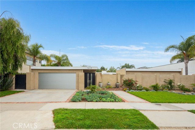 Detail Gallery Image 1 of 34 For 1609 Anita Ln, Newport Beach,  CA 92660 - 4 Beds | 3/1 Baths