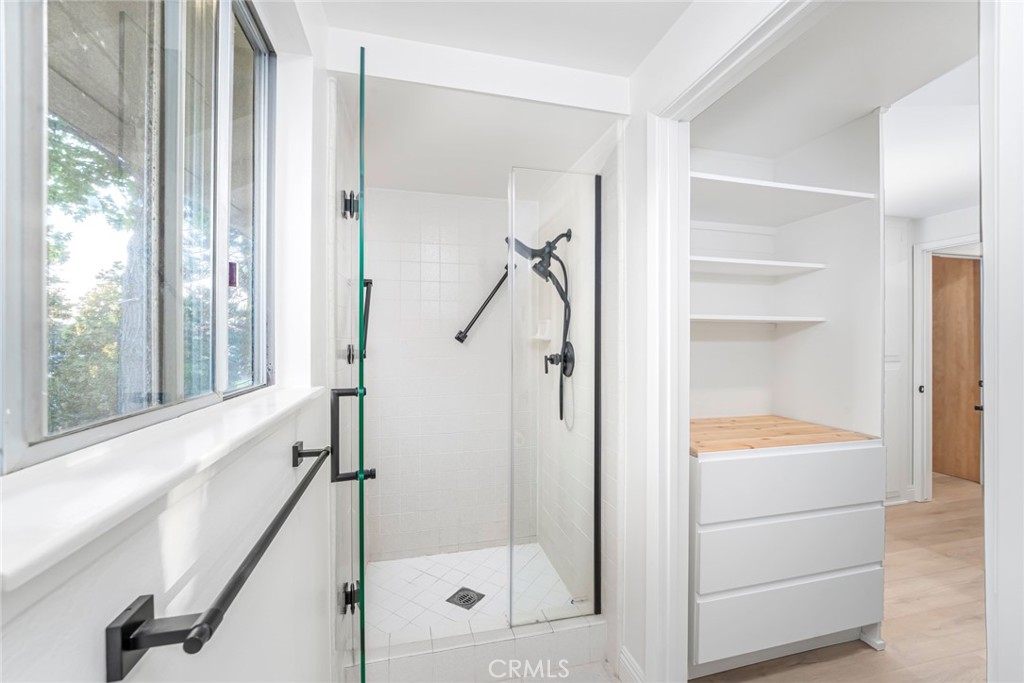 MLS #OC25255577 image #19