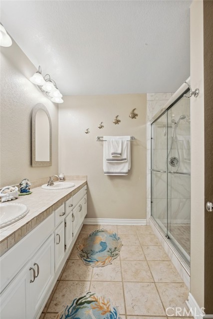 24805 Morning Mist Drive, Moreno Valley CA: https://media.crmls.org/medias/dcece36b-520b-4570-b7b7-385d9cc08b71.jpg