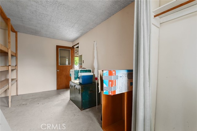 27439 Santa Clarita Road, Saugus CA: https://media.crmls.org/medias/dced1671-9894-4dec-b554-10e87e2fd108.jpg