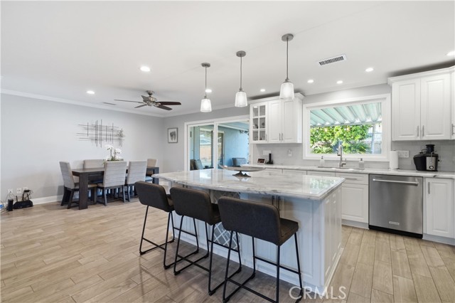 Detail Gallery Image 5 of 30 For 19833 Blythe, Winnetka,  CA 91306 - 3 Beds | 2 Baths