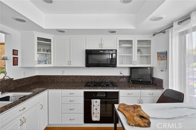 Detail Gallery Image 14 of 27 For 431 Camino De Las Colinas, Redondo Beach,  CA 90277 - 3 Beds | 3 Baths