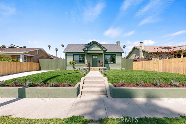 Detail Gallery Image 2 of 47 For 3937 2nd Ave, Los Angeles,  CA 90008 - 3 Beds | 2/1 Baths