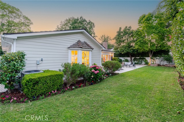 1354 Bedford Road, San Marino CA: https://media.crmls.org/medias/dcee8b63-18b2-4968-aba6-3e105569f2cb.jpg