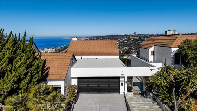 Detail Gallery Image 2 of 36 For 7655 Caminito Avola, La Jolla,  CA 92037 - 4 Beds | 2/1 Baths