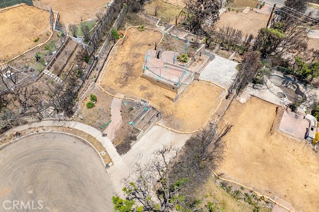 15475 Albright Street, Pacific Palisades CA: https://media.crmls.org/medias/dcefff88-bd75-4c60-8da2-09d71cb48aca.jpg