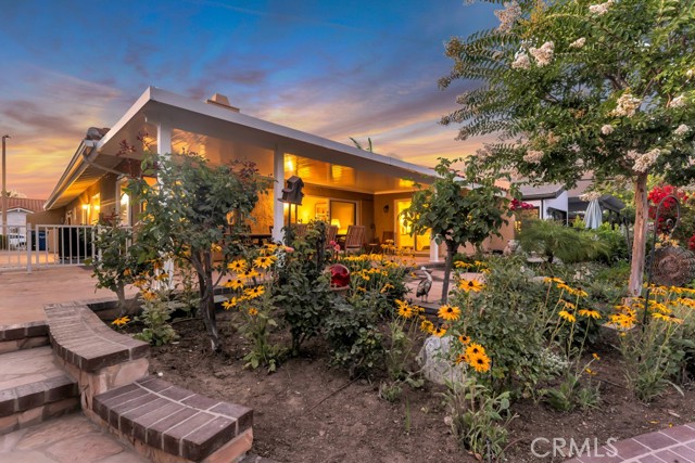 2382 Leeward Circle, Westlake Village CA: https://media.crmls.org/medias/dcf05f53-f948-4e48-ba4d-340cb5651922.jpg