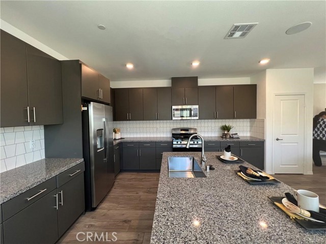 15279 Horizon Street, Fontana CA: https://media.crmls.org/medias/dcf07a57-b802-4cda-a6cb-65f4386fd733.jpg