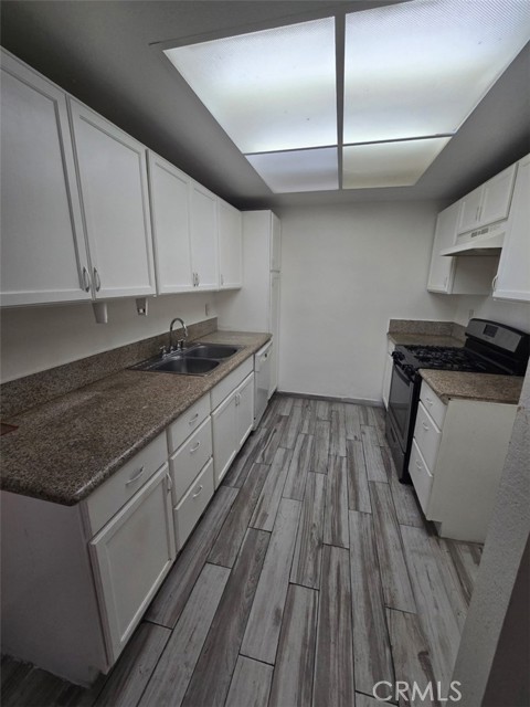 Detail Gallery Image 5 of 9 For 1380 W 48th #33,  San Bernardino,  CA 92407 - 2 Beds | 1/1 Baths