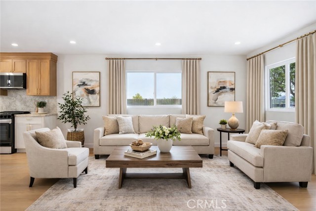 Detail Gallery Image 4 of 51 For 5104 8th Ave, Los Angeles,  CA 90043 - 4 Beds | 3 Baths