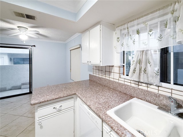 Detail Gallery Image 8 of 16 For 631 Park Shadow Ct, Baldwin Park,  CA 91706 - 2 Beds | 2 Baths