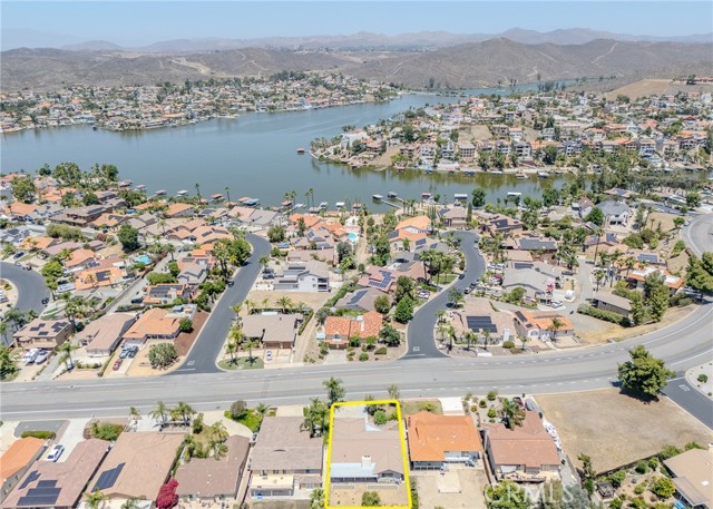 29698 Vacation Drive, Canyon Lake CA: https://media.crmls.org/medias/dcf1b01a-1f13-4225-82b4-45dac4b4f83e.jpg