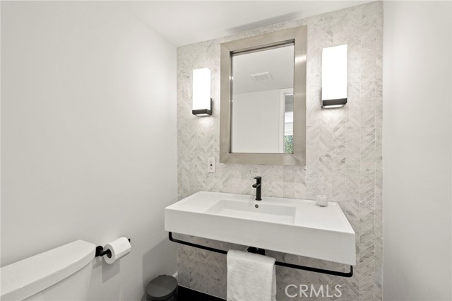 Detail Gallery Image 30 of 41 For 3121 Bern Dr, Laguna Beach,  CA 92651 - 5 Beds | 2/1 Baths