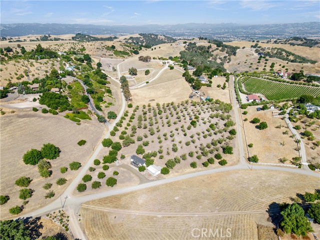 Detail Gallery Image 2 of 40 For 990 Akron Rd, Templeton,  CA 93465 - 3 Beds | 2 Baths