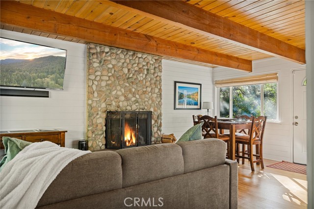 Detail Gallery Image 7 of 27 For 28991 Palisades Dr, Lake Arrowhead,  CA 92352 - 3 Beds | 2 Baths