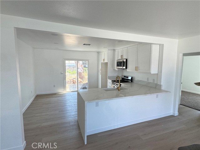 Detail Gallery Image 6 of 14 For 14812 Helwig, Norwalk,  CA 90650 - 3 Beds | 2 Baths