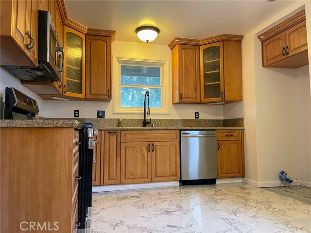 Detail Gallery Image 9 of 14 For 7824 Adams Way, Buena Park,  CA 90620 - 3 Beds | 1/1 Baths