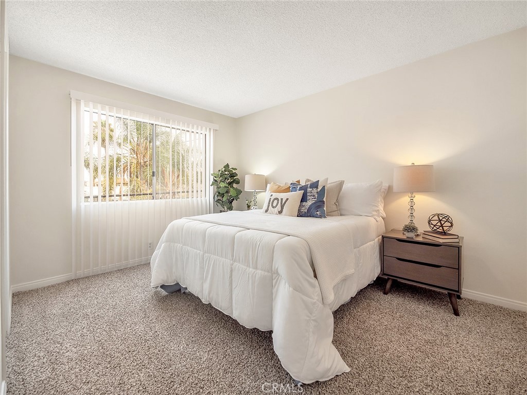 851 E 9th Street 205