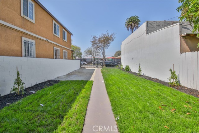 Detail Gallery Image 6 of 31 For 9504 S Main, Los Angeles,  CA 90003 - 2 Beds | 2 Baths