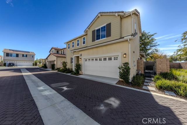 Detail Gallery Image 4 of 64 For 7082 Mallow Drive #2,  Fontana,  CA 92336 - 4 Beds | 3 Baths