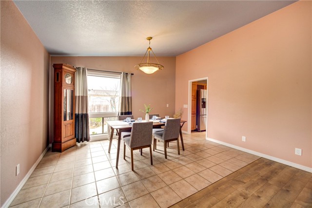 689 Woodland Drive, Arroyo Grande CA: https://media.crmls.org/medias/dcf31963-3038-4f54-94da-70662520a188.jpg
