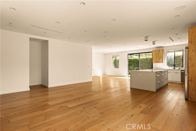 Detail Gallery Image 6 of 26 For 17606 Bromley St, Encino,  CA 91316 - 4 Beds | 3/1 Baths