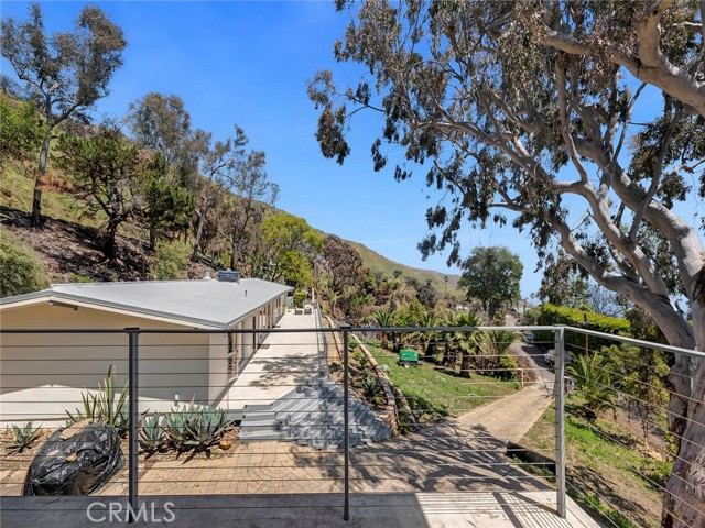 Detail Gallery Image 4 of 15 For 20537 Little Rock Way #B,  Malibu,  CA 90265 - 0 Beds | 1 Baths
