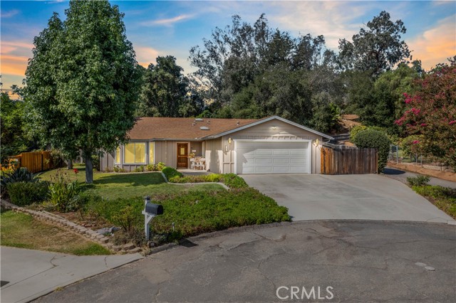 Detail Gallery Image 1 of 38 For 905 Dolstra Ln, Fallbrook,  CA 92028 - 3 Beds | 2 Baths