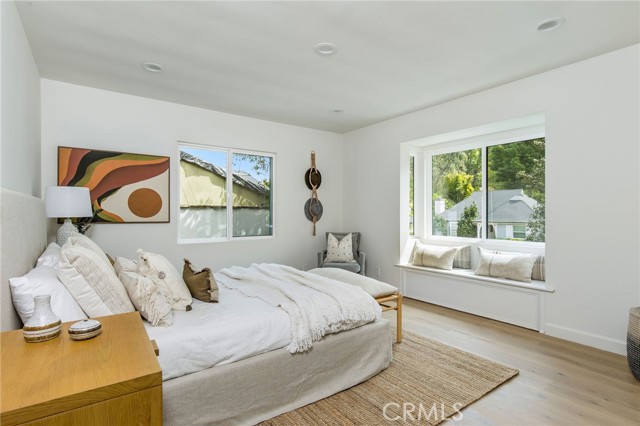 Detail Gallery Image 18 of 21 For 4057 Woodcliff Rd, Sherman Oaks,  CA 91403 - 3 Beds | 2/1 Baths