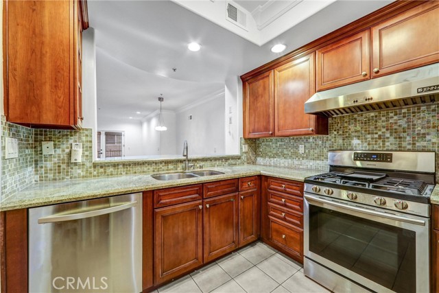 12026 Hoffman Street, Studio City CA: https://media.crmls.org/medias/dcf4e8e1-971f-4859-8cd4-f0c14eb98b3b.jpg
