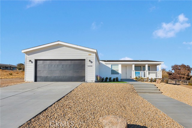 Detail Gallery Image 1 of 34 For 16680 Boh Ln, Victorville,  CA 92394 - 3 Beds | 2 Baths