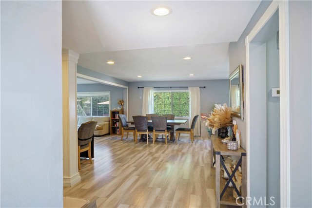 Detail Gallery Image 6 of 48 For 6916 Claire Ave, Reseda,  CA 91335 - 4 Beds | 3 Baths